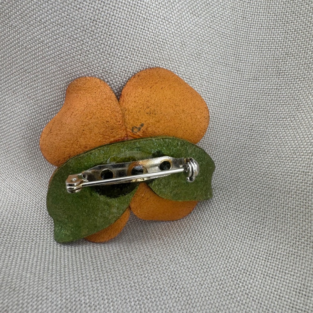 Vintage Leather Flower Brooch Set Handcrafted Pin White Tan Floral Botanical 4pc - Picture 4 of 11